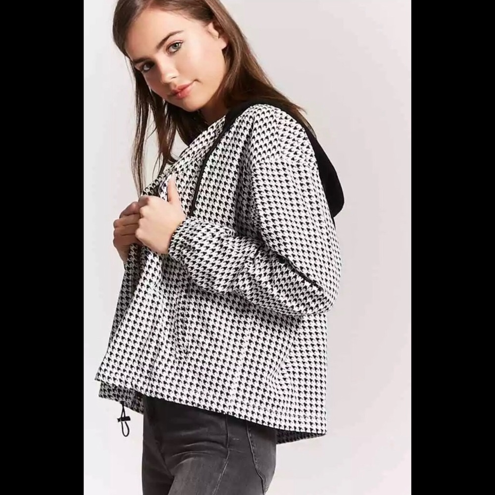 Forever 21 Houndstooth Button Up Jacket NWOT
